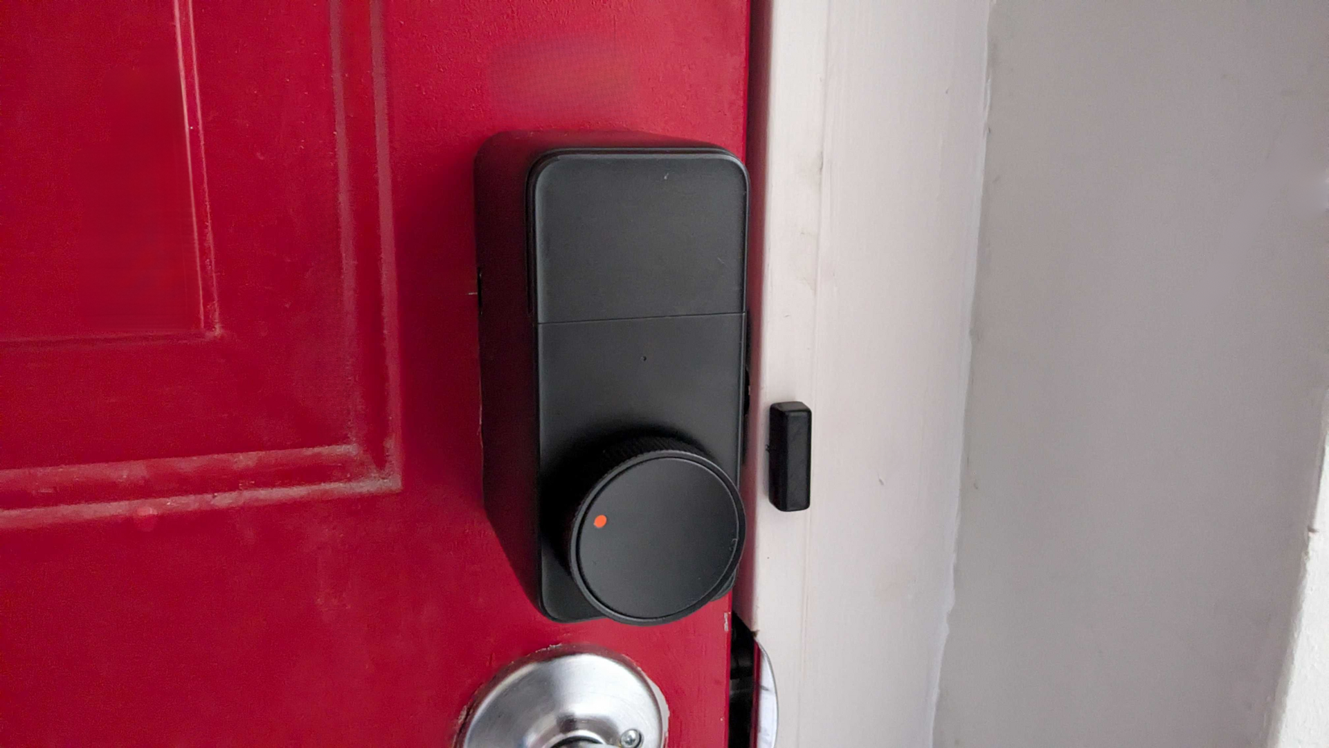 The SwitchBot Smart Lock Pro Is the Most Renter-Friendly Smart Lock I’ve Ever Used