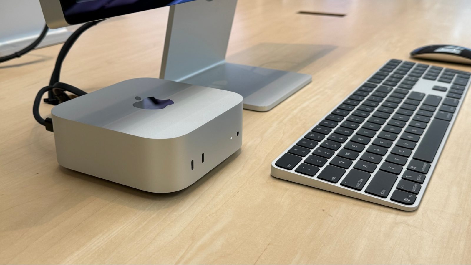 M4 Mac mini offers modular SSD storage, faster base model speeds