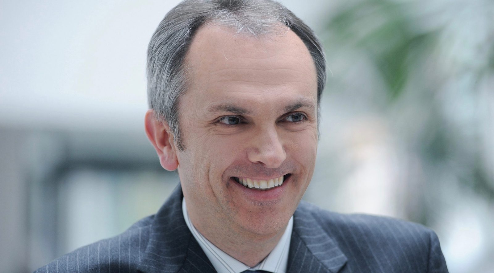 Car maker Stellantis debunks report that outgoing Apple CFO Maestri will be its next CEO